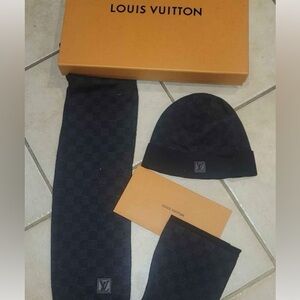 800 for the pair all paper work box and recipts